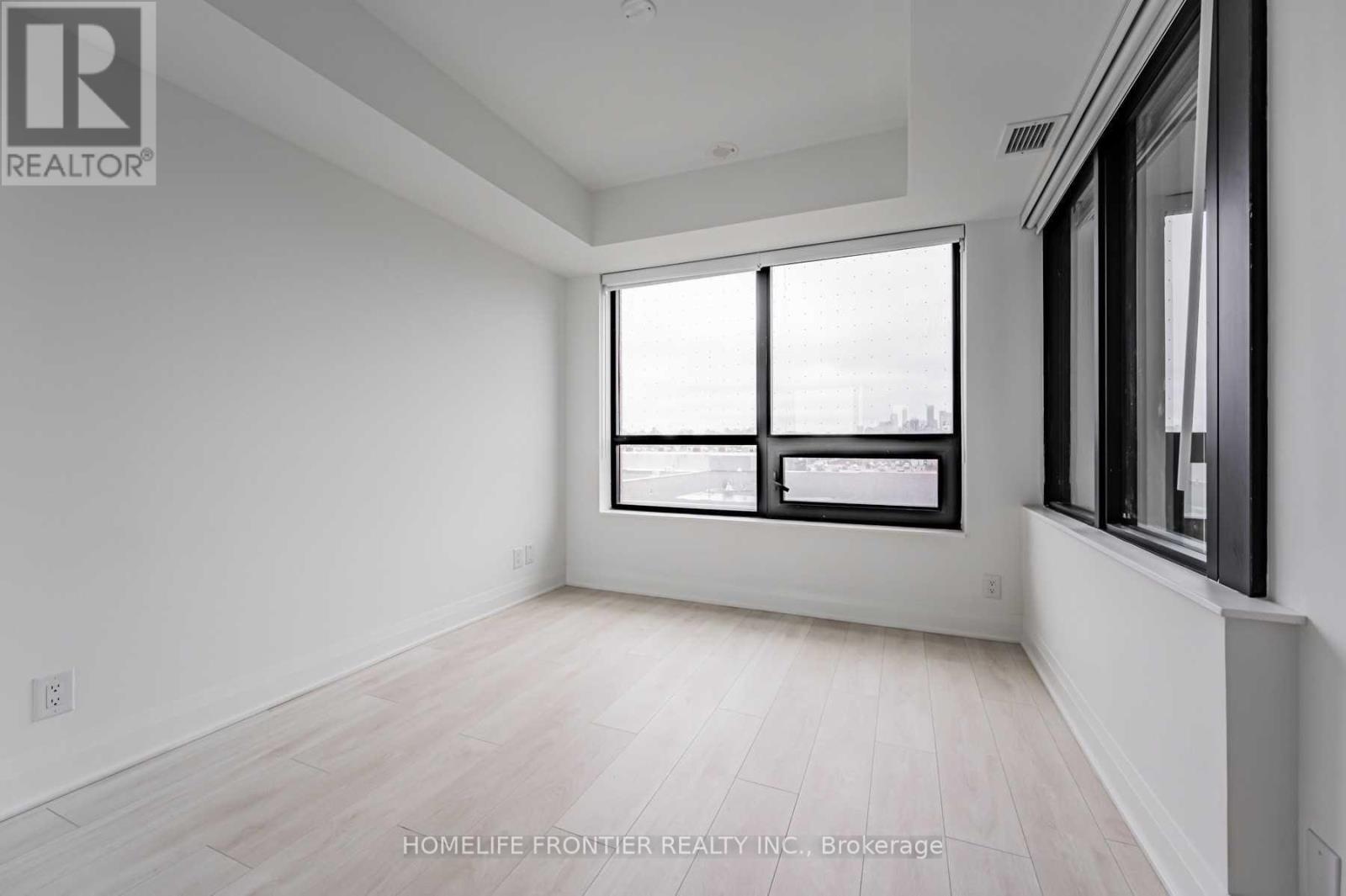 #516 33 FREDERICK TODD WAY - 18
