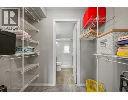 2105, 10 Market Boulevard SE - photo 21
