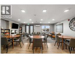 2105, 10 Market Boulevard SE - photo 33