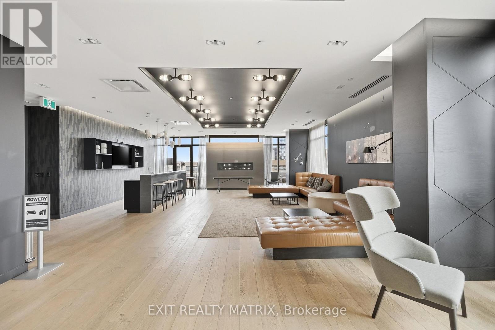 #513 255 BAY STREET - Image 31