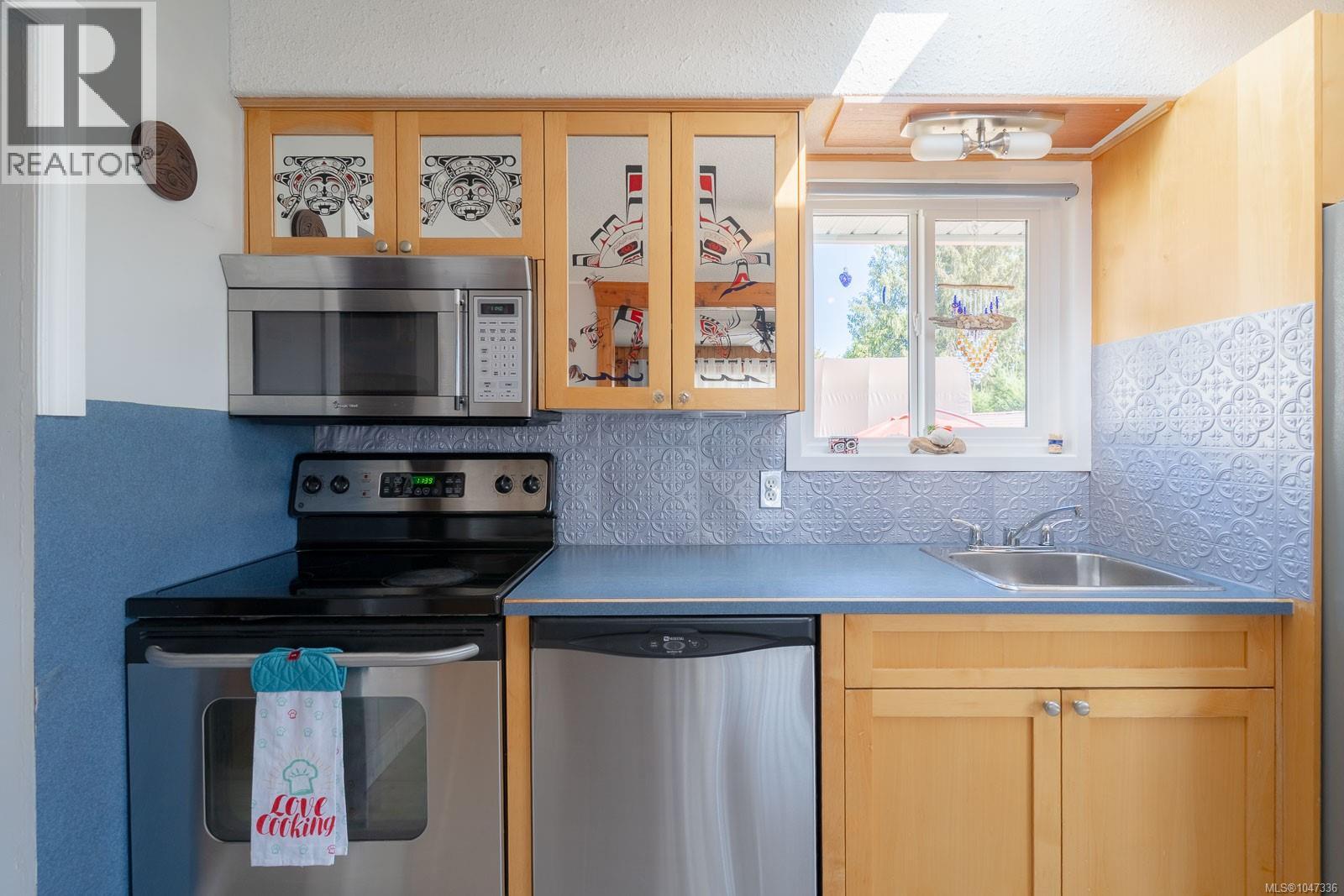 540 Deering St - 12