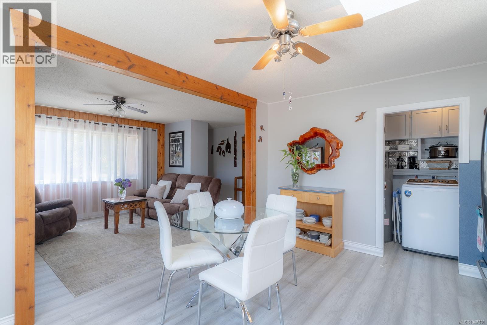 540 Deering St - 13