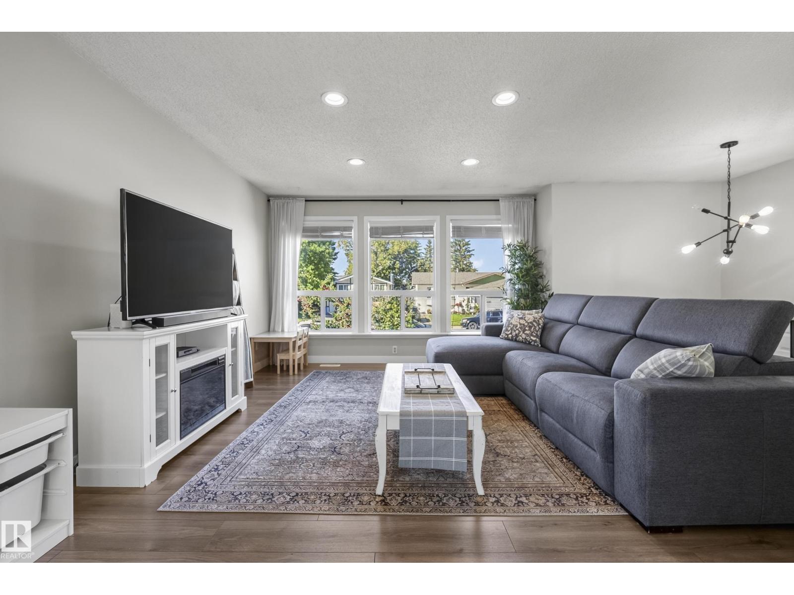 2103 49A ST NW - 10