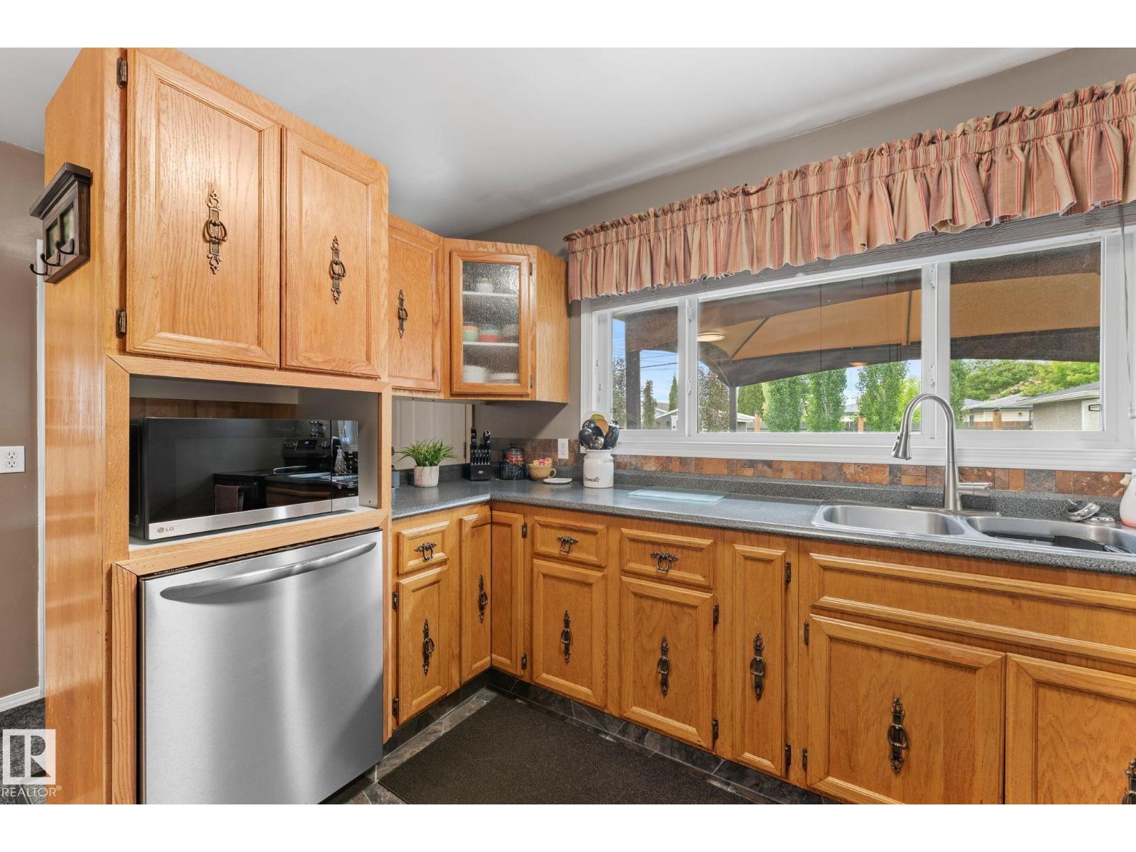 11219 134A AV NW - 14