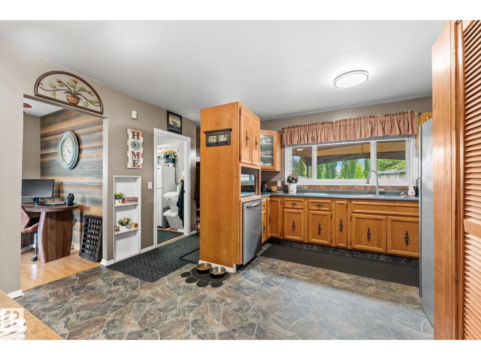 11219 134A AV NW - Image 15