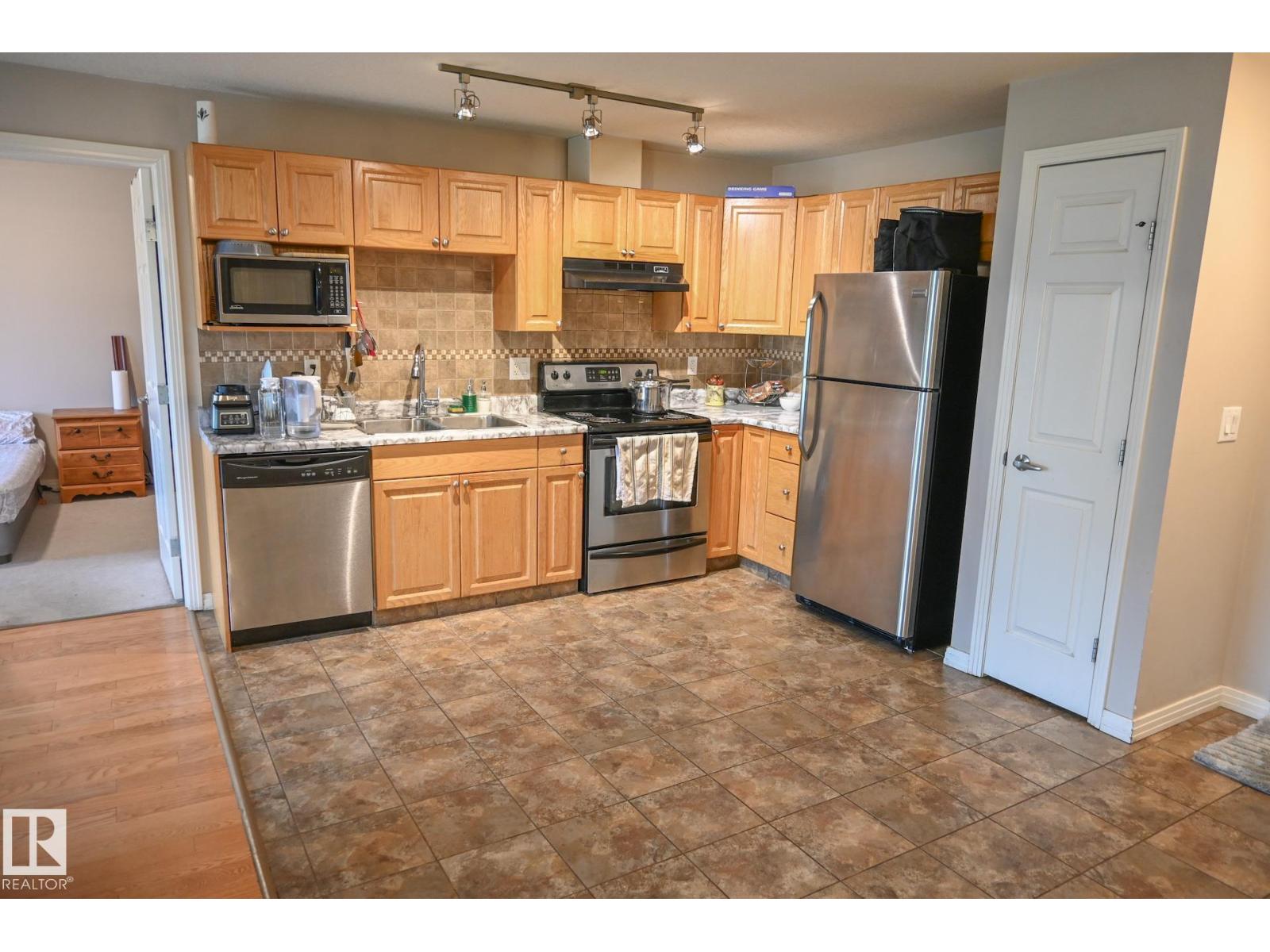 #316 5005 165 AV NW - Image 6