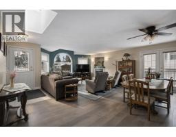 Primary Bedroom - 381 Robin Drive, Barriere, BC V0E1E0 Photo 16