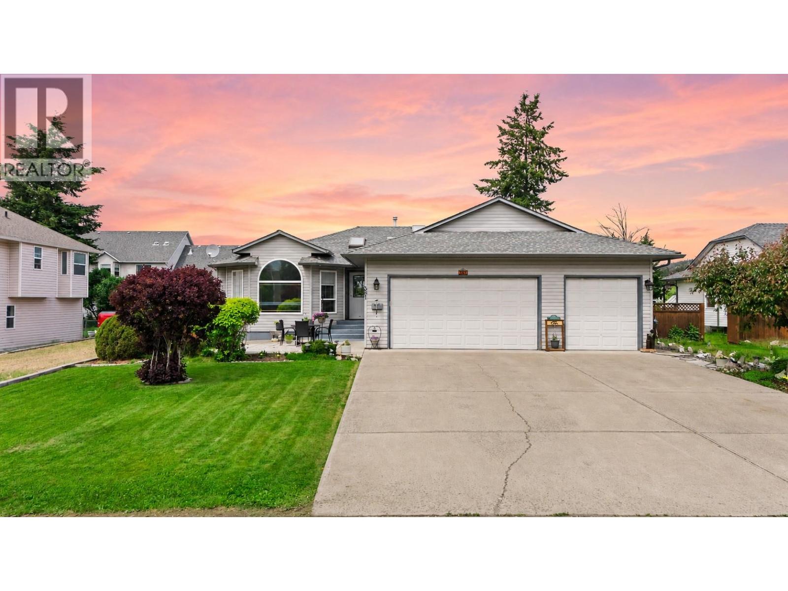 381 Robin Drive - 2