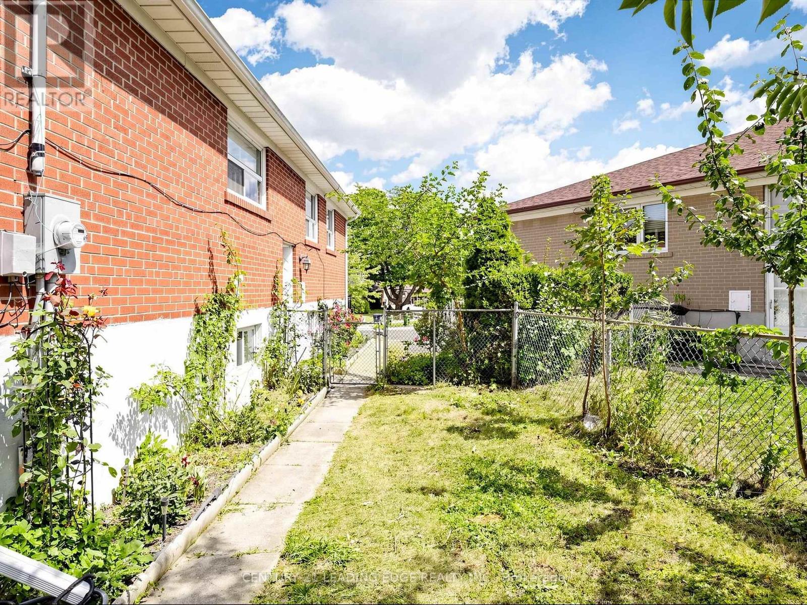 17 TINTON CRESCENT - 25