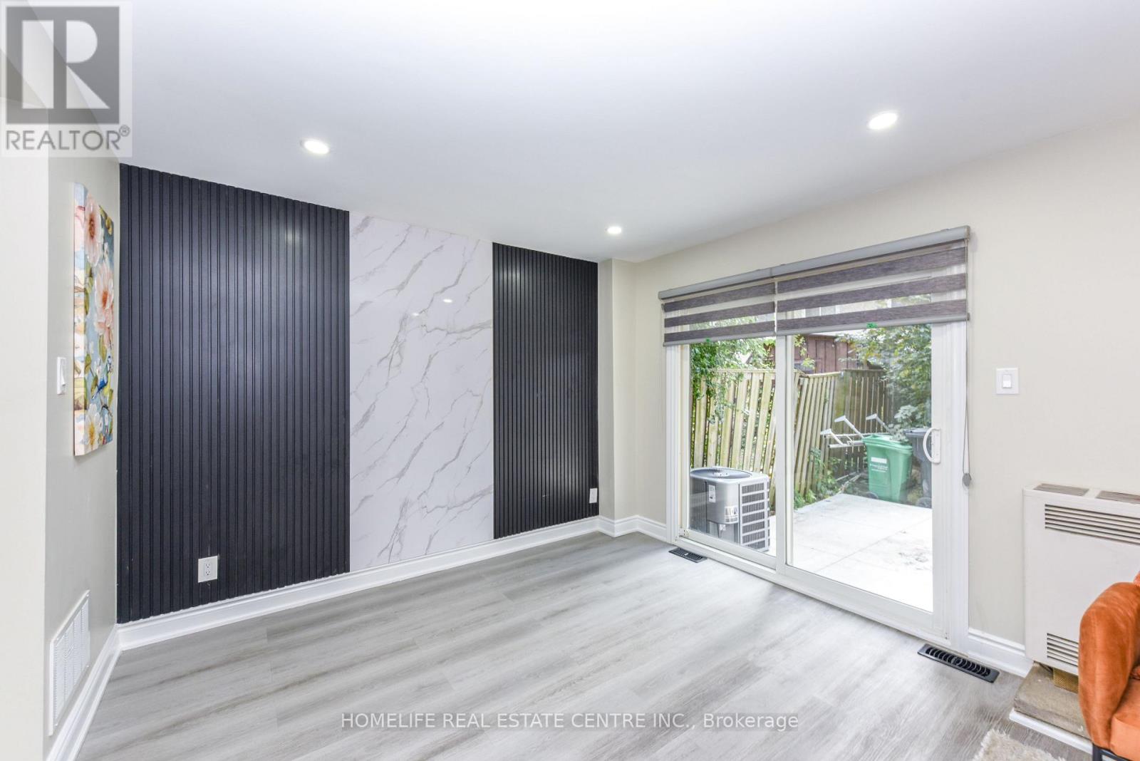 2 HILDA COURT - 19