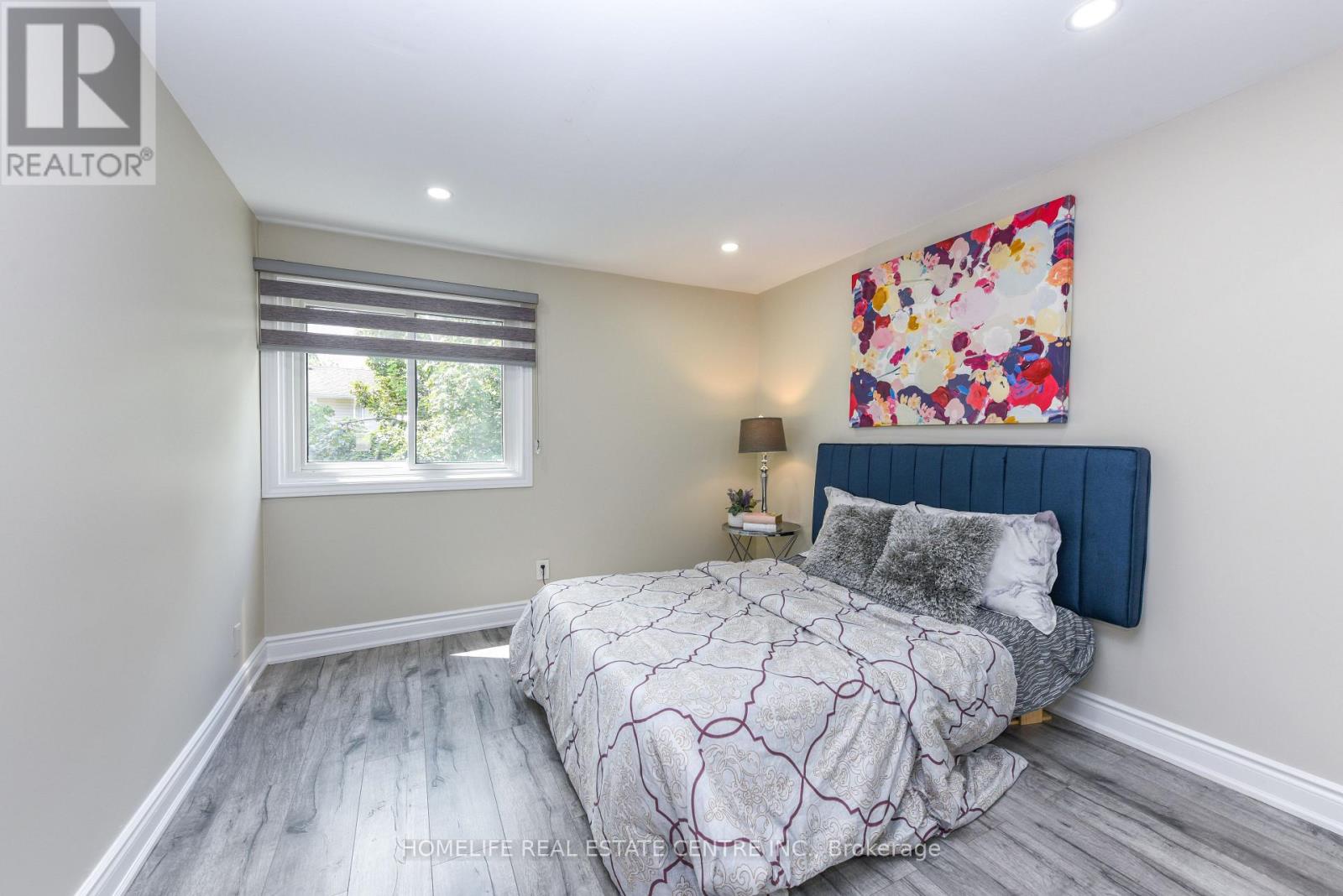 2 HILDA COURT - 21