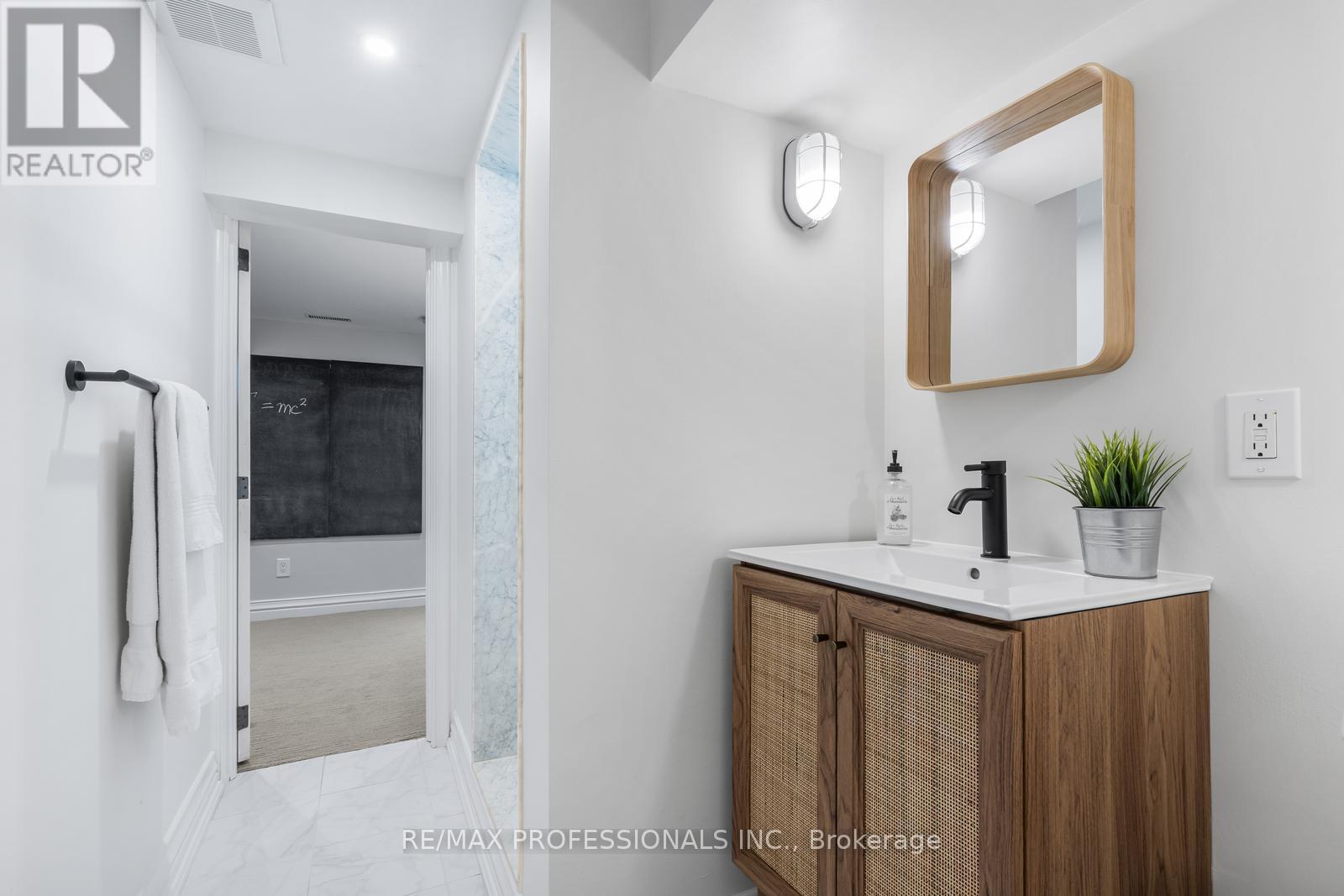 869 FIRST STREET - Image 26
