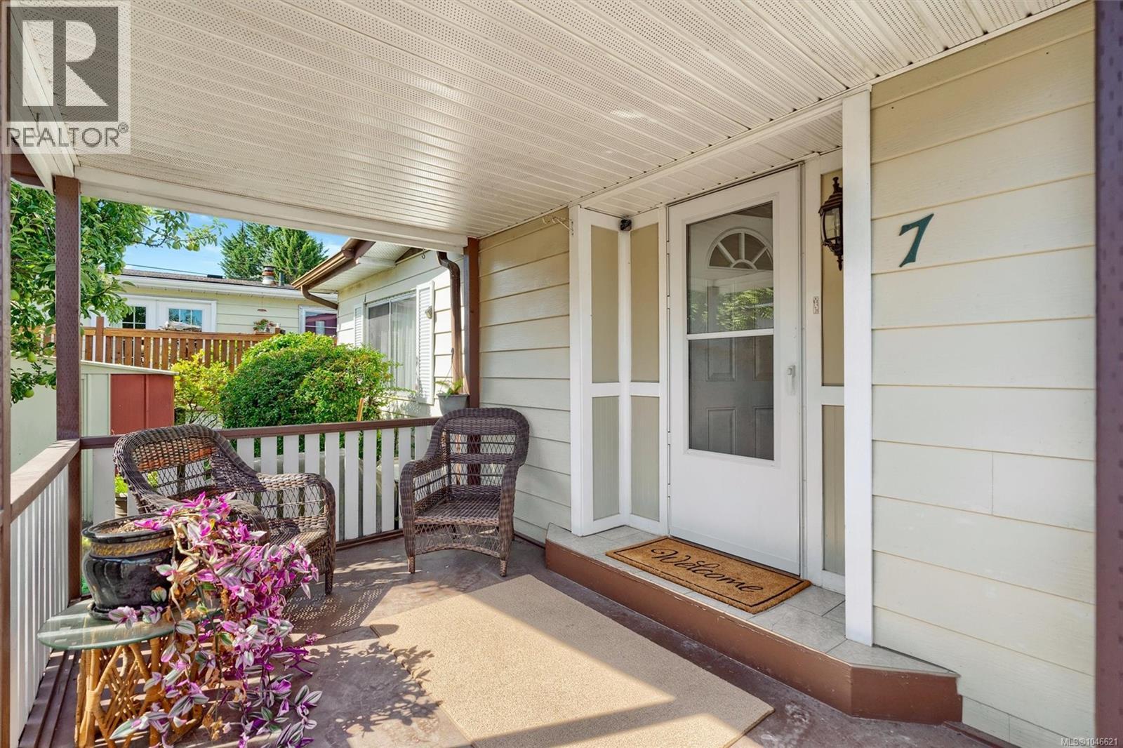 #7 158 Cooper Rd - 2