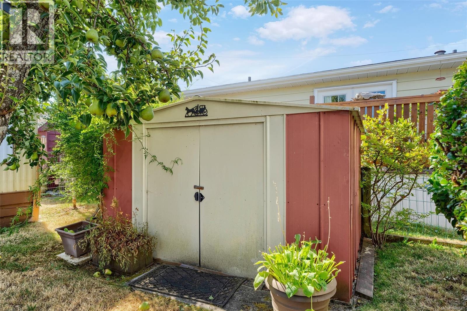 #7 158 Cooper Rd - 20