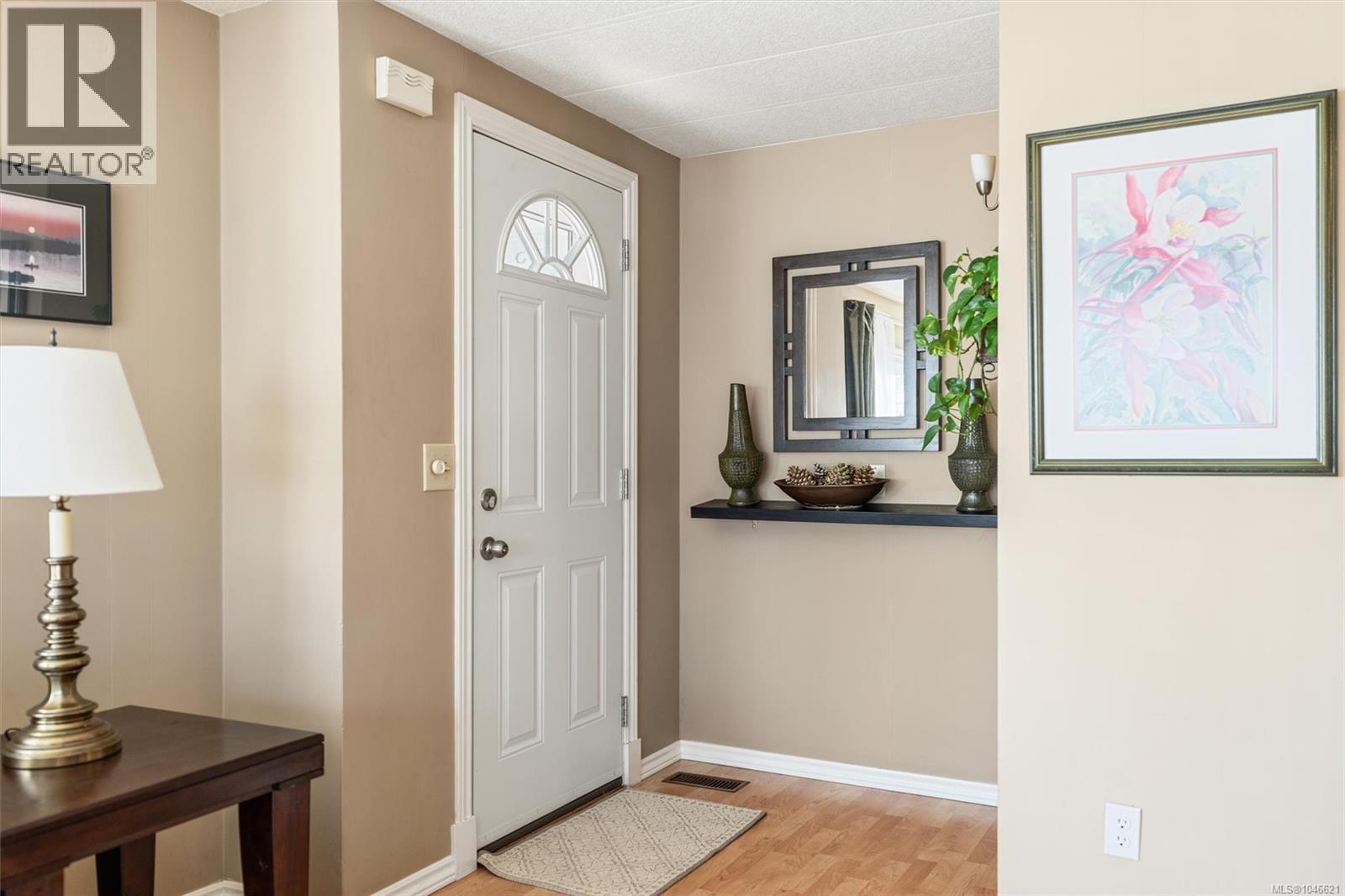 #7 158 Cooper Rd - 4