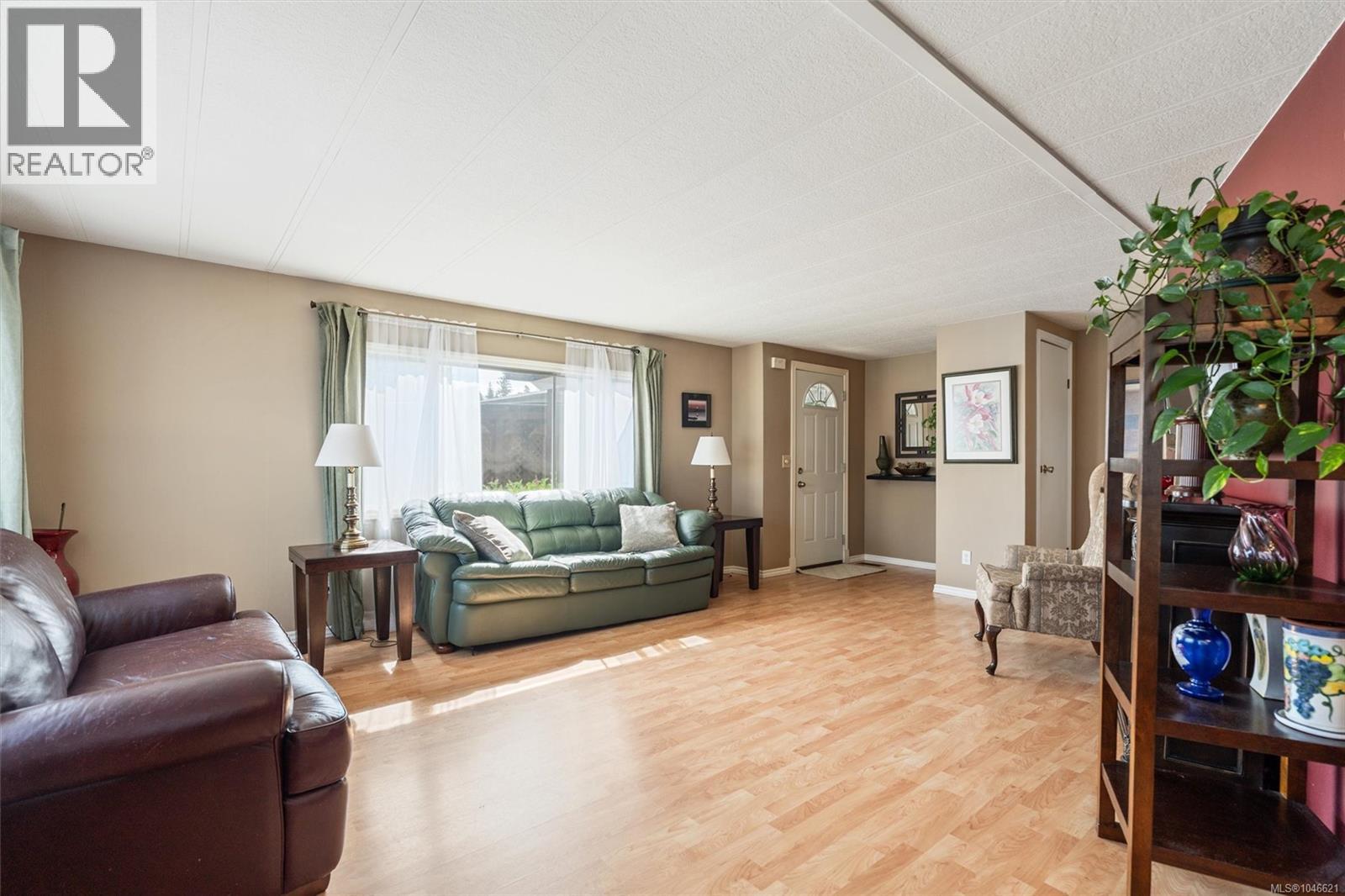 #7 158 Cooper Rd - 6