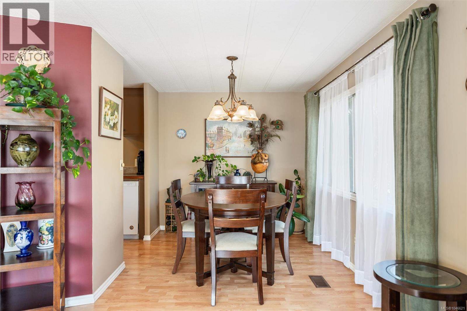 #7 158 Cooper Rd - 8