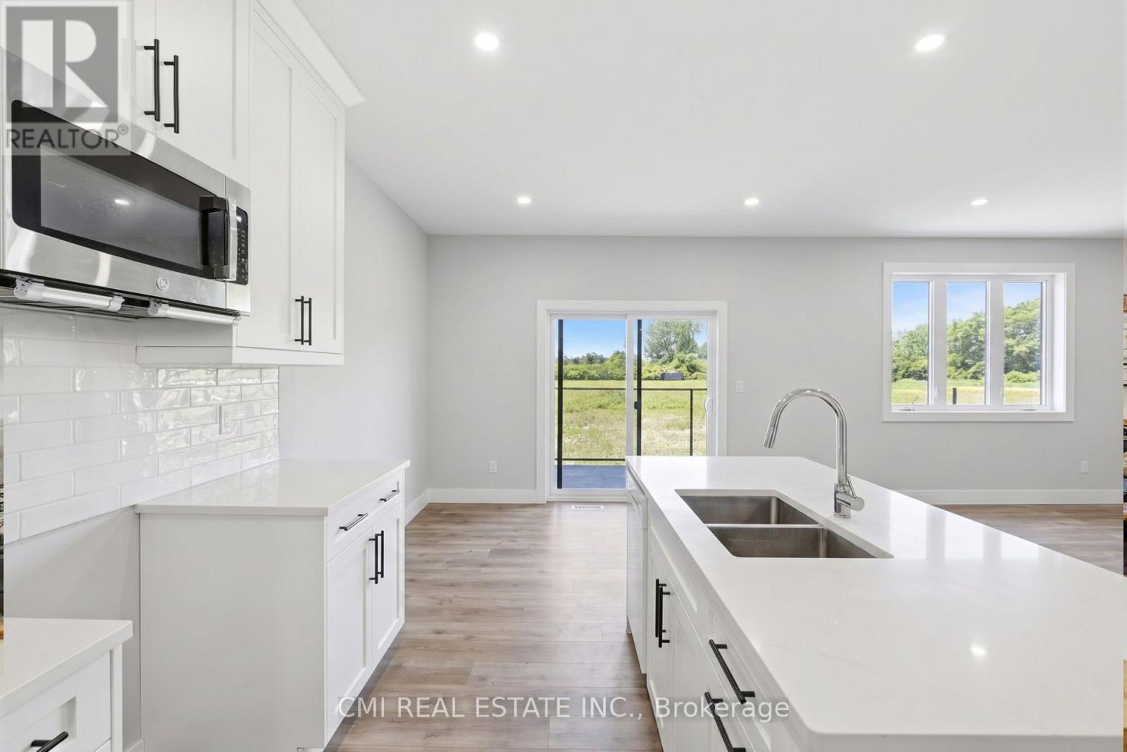 #10B 93 EAGLE STREET - Image 15