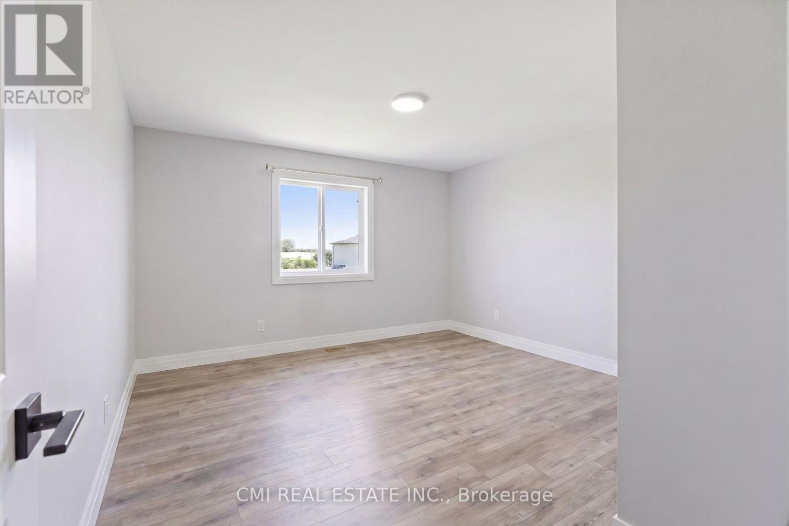 #10B 93 EAGLE STREET - Image 18