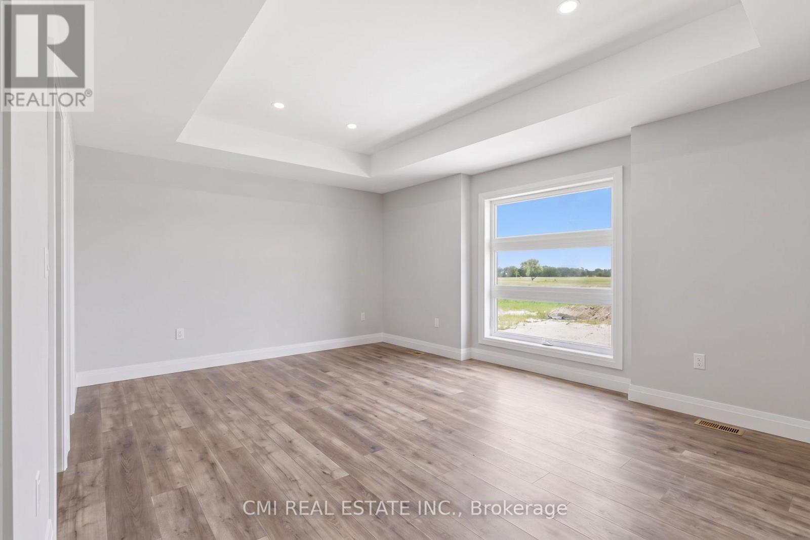 #10B 93 EAGLE STREET - 28