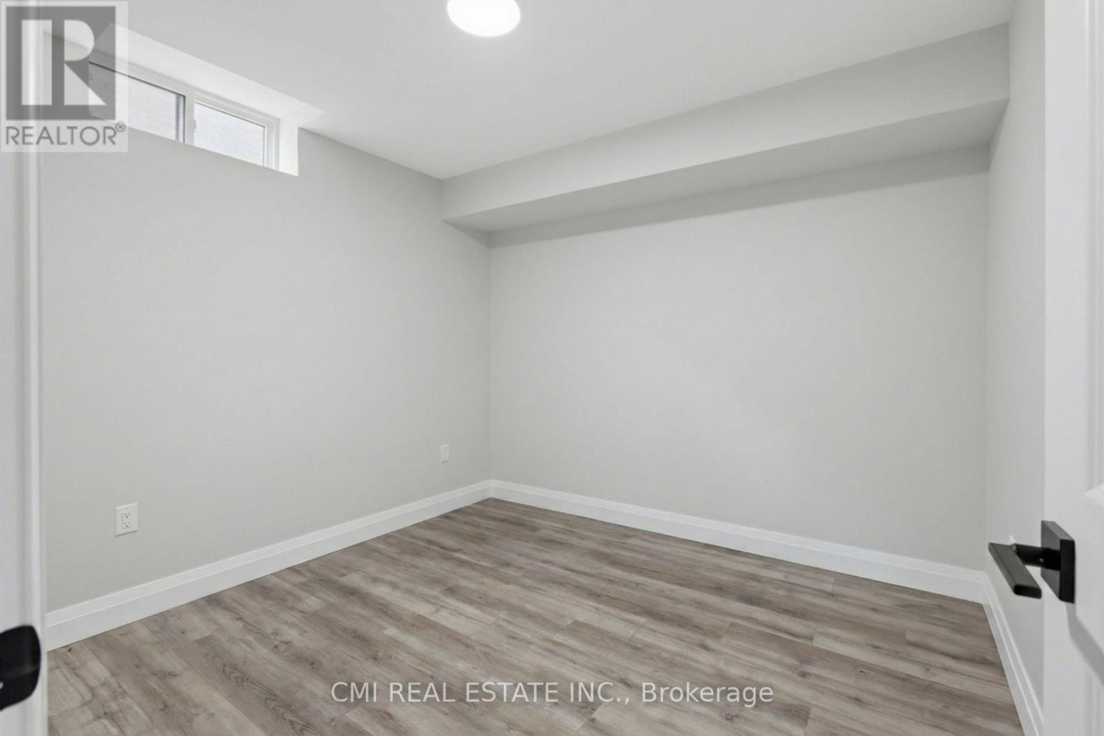 #10B 93 EAGLE STREET - Image 42