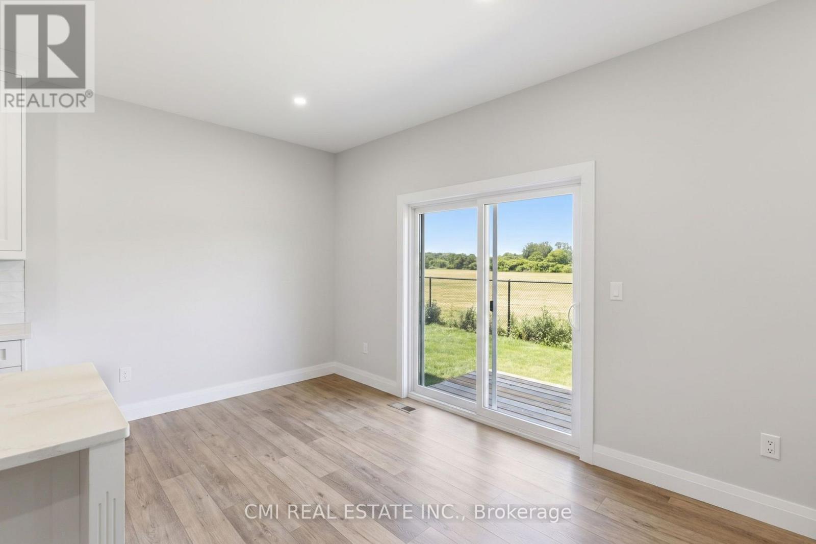 #10B 93 EAGLE STREET - 7