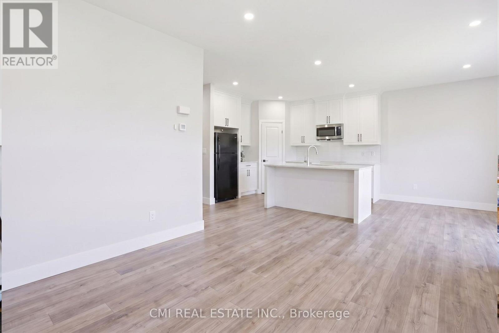#10B 93 EAGLE STREET - Image 9