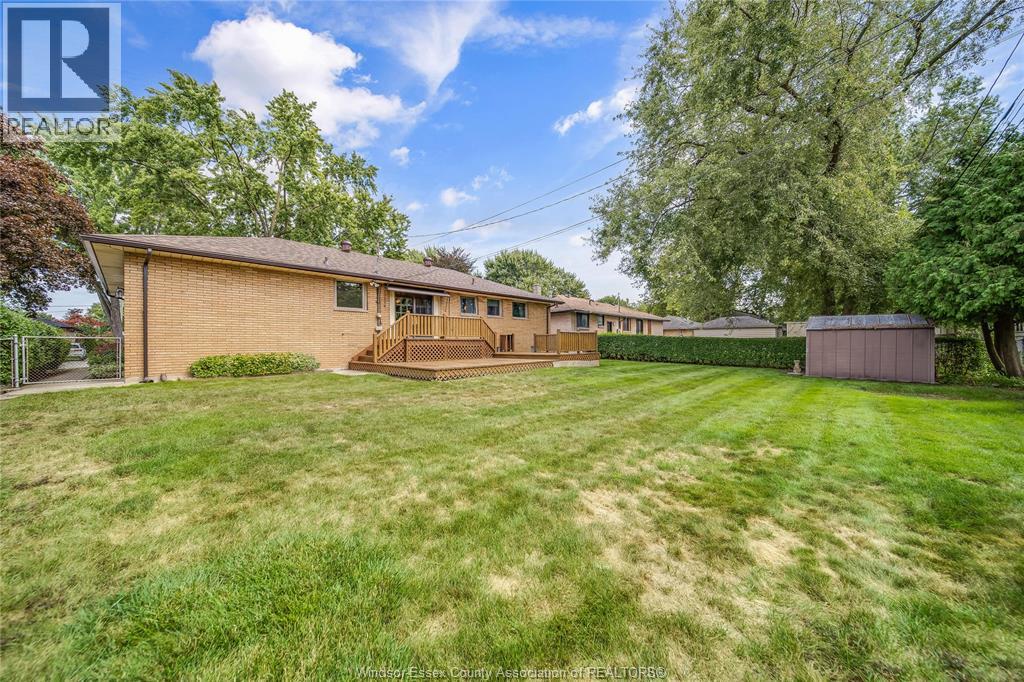 2675 MARK AVENUE - 25