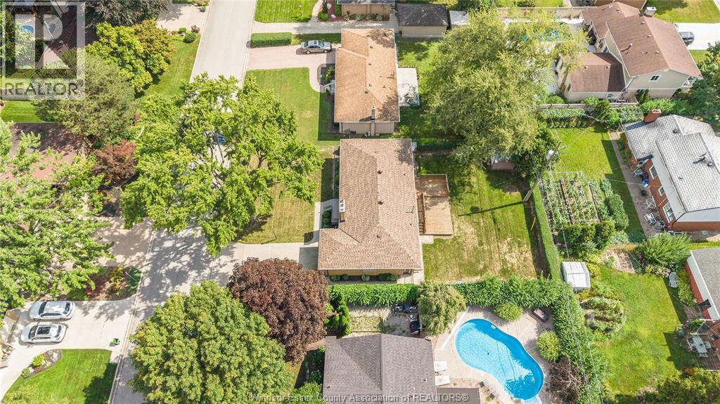 2675 MARK AVENUE - Image 36