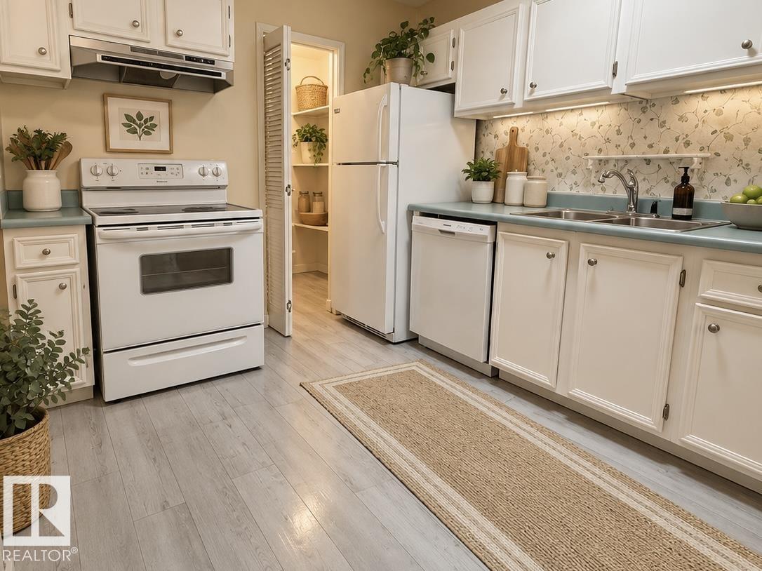 2071 Saddleback Rd NW photo 2 — MLS® E4486529