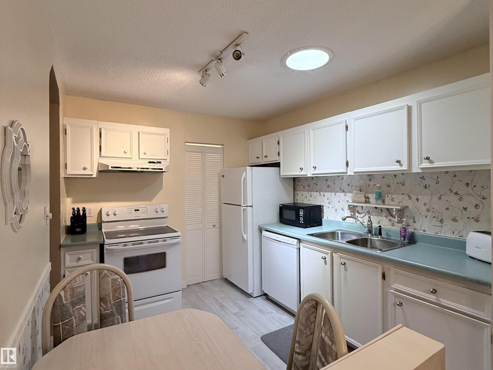 2071 SADDLEBACK RD NW - 4