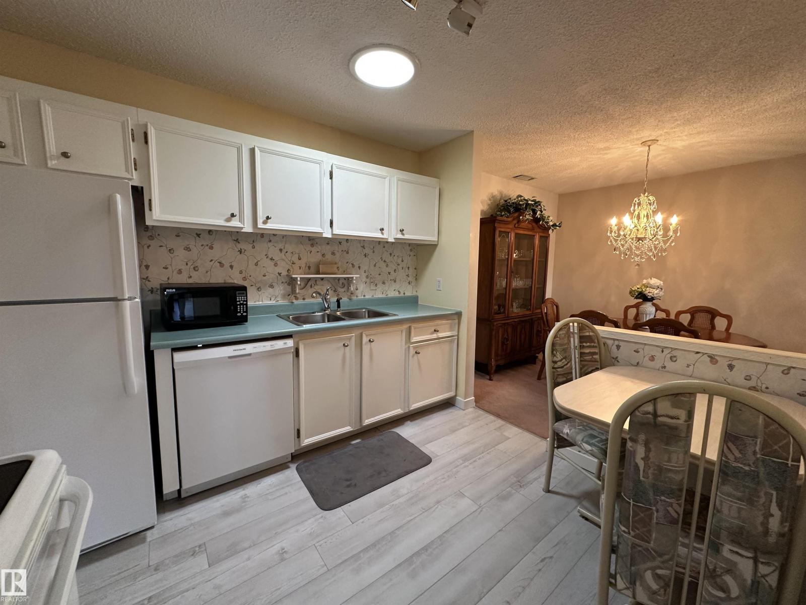 2071 Saddleback Rd NW photo 5 — MLS® E4486529