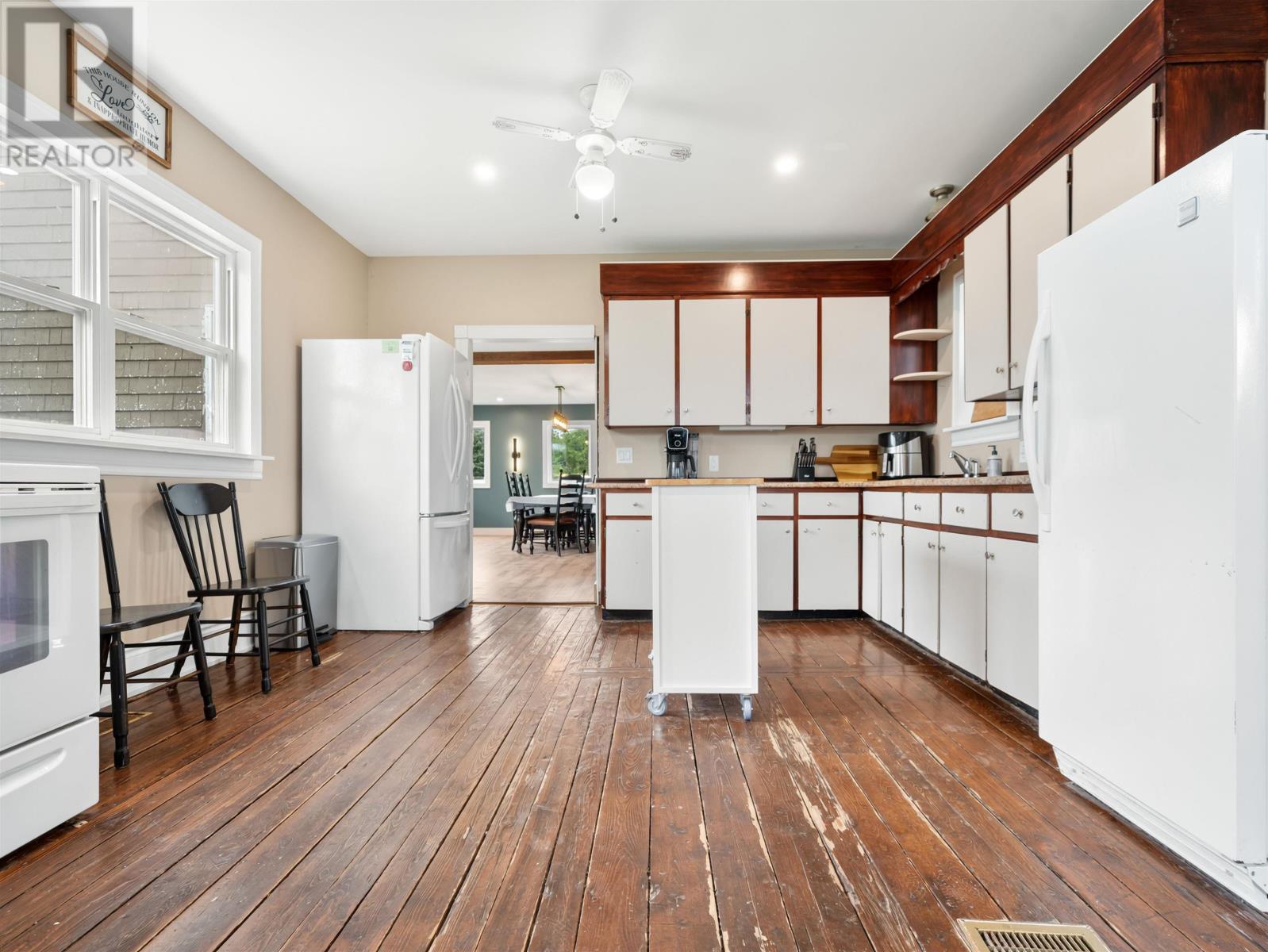 Property 22 of 49 of 2526 Alton Road