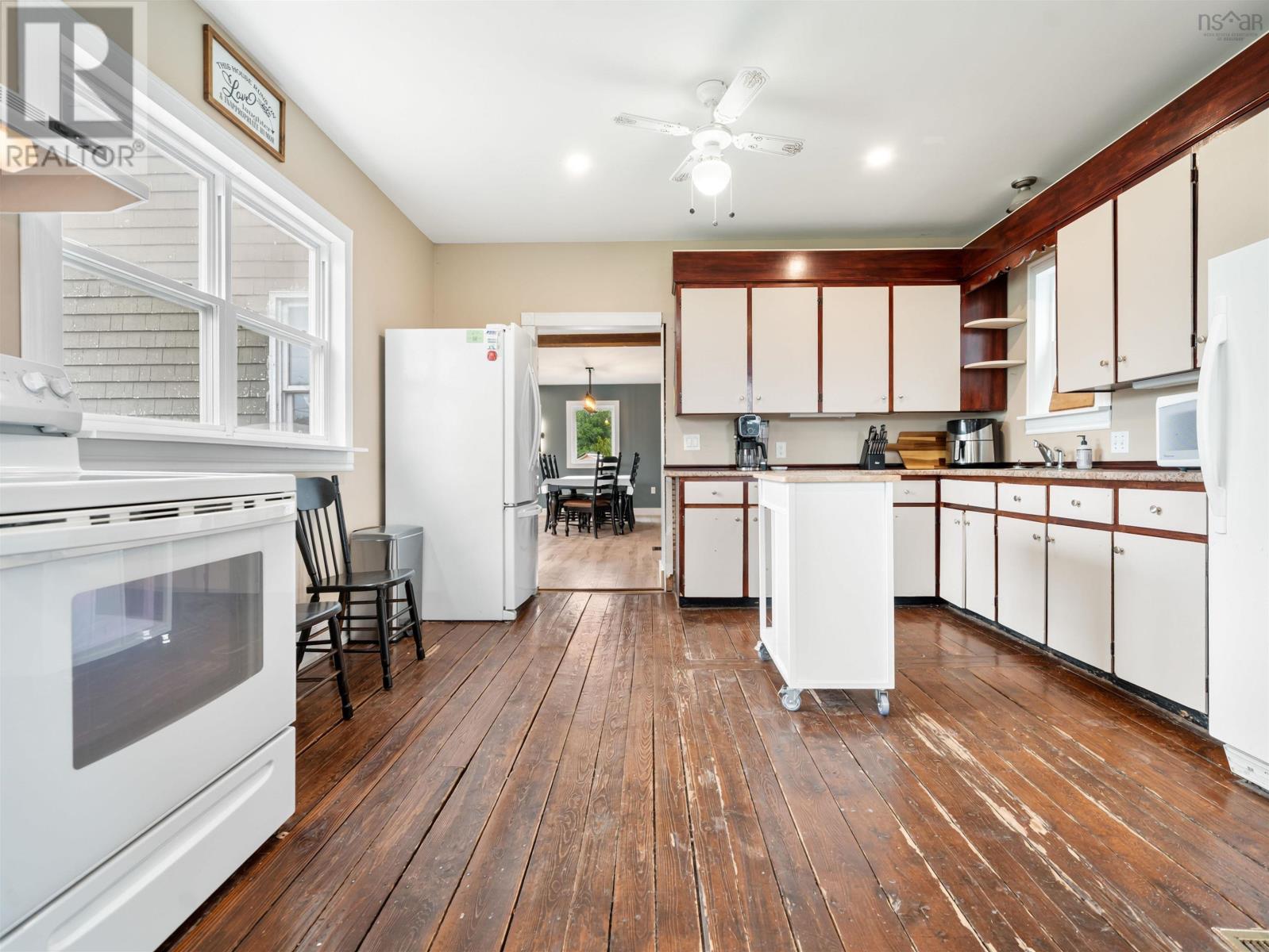 Property 23 of 49 of 2526 Alton Road