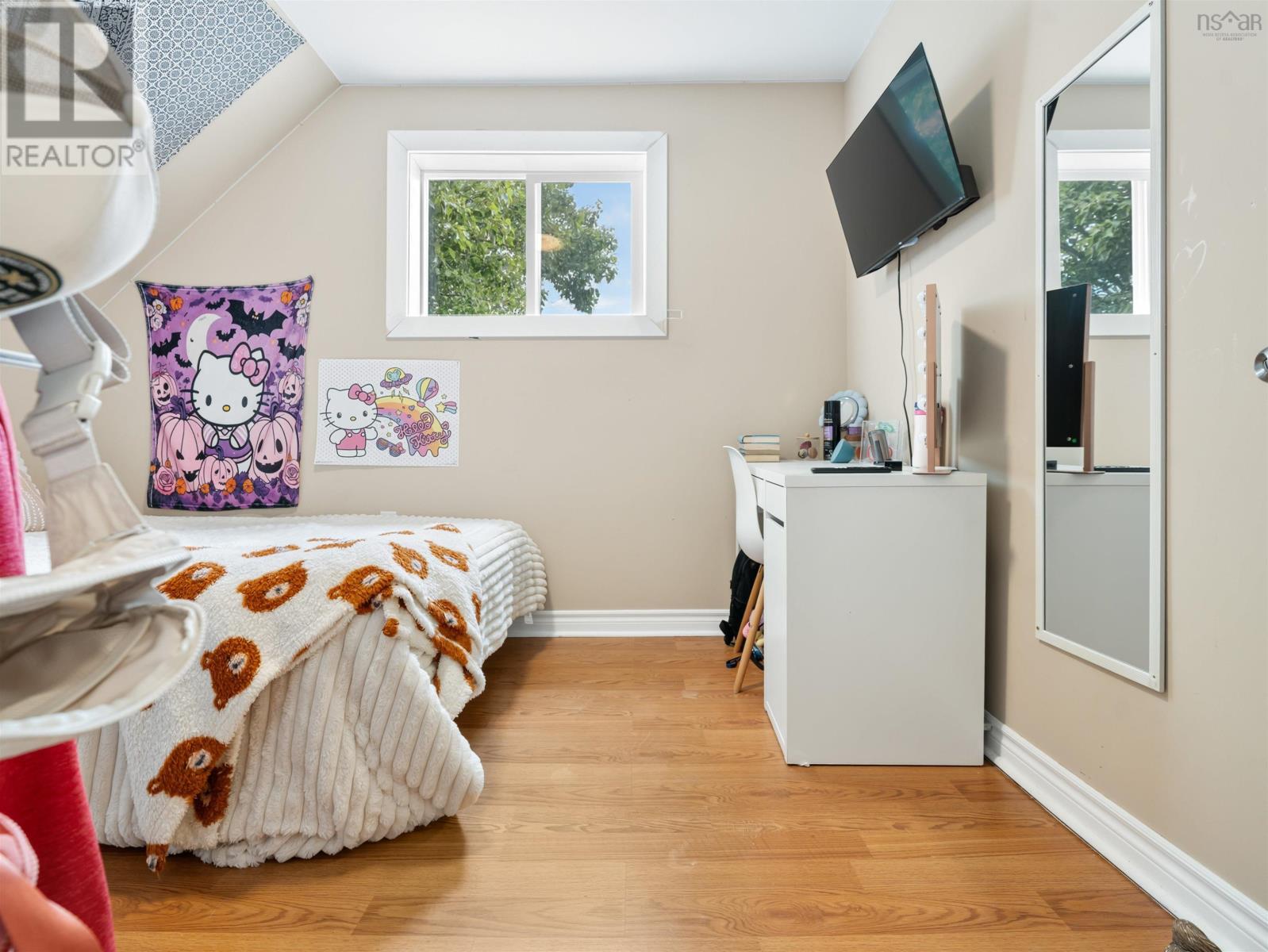 Property 32 of 49 of 2526 Alton Road