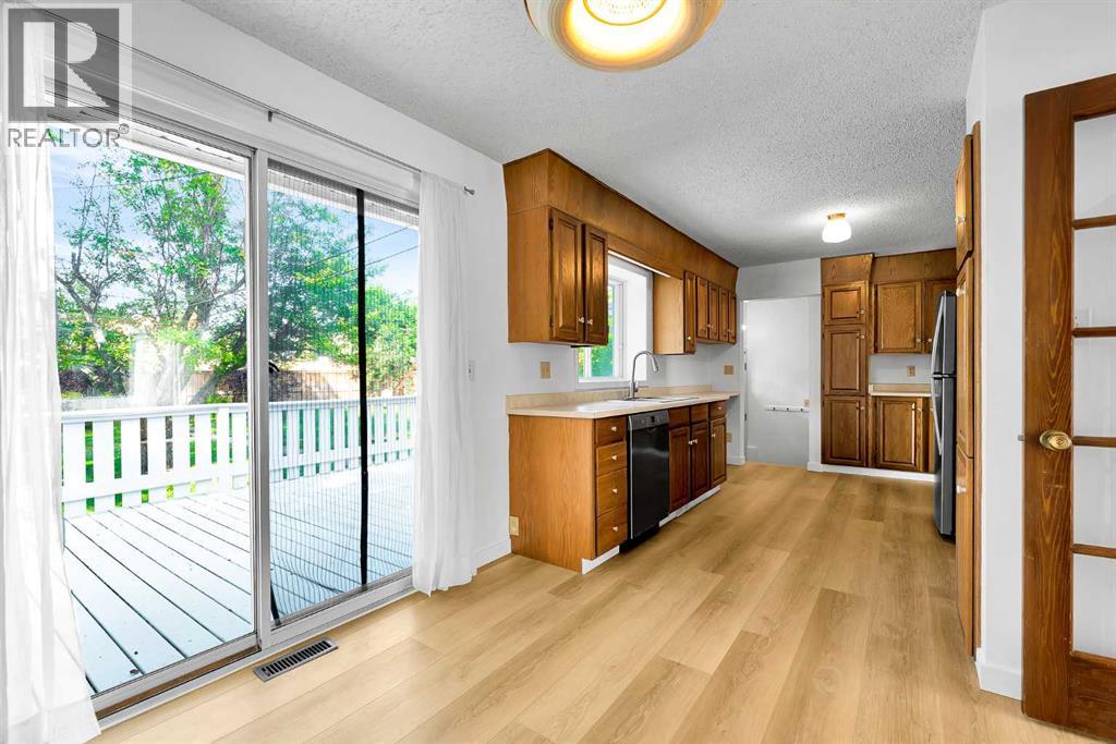 7819 7 Street SW - 12