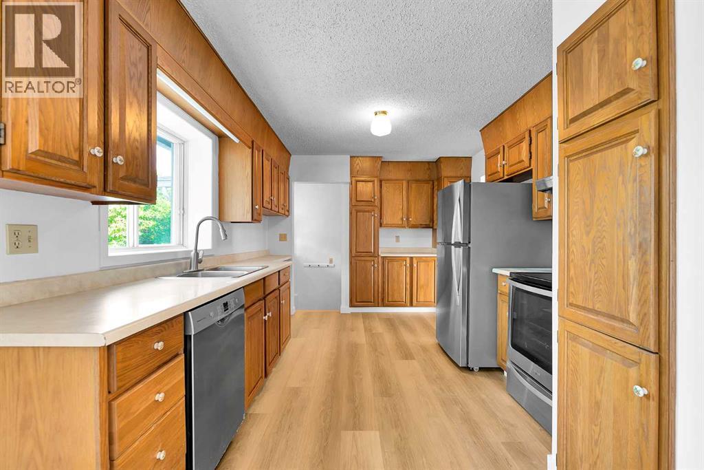 7819 7 Street SW - 13