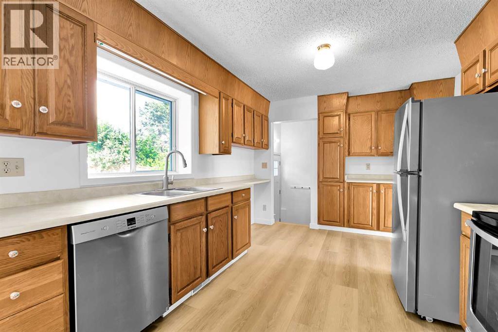 7819 7 Street SW - 14