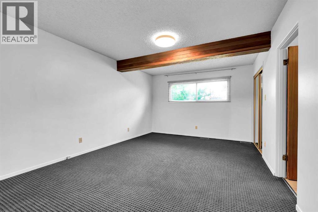 7819 7 Street SW - 18
