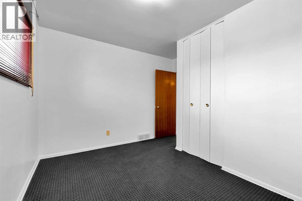 7819 7 Street SW - 23
