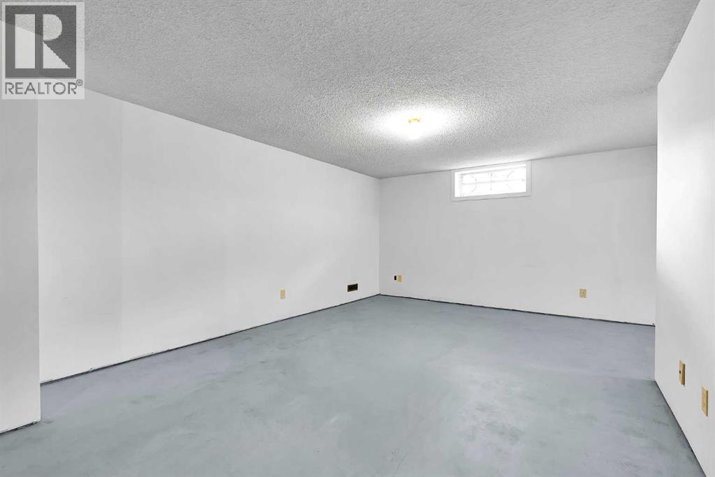 7819 7 Street SW - 30