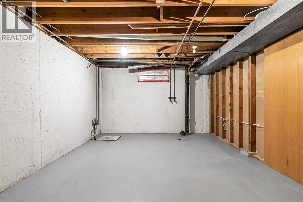 7819 7 Street SW - 33