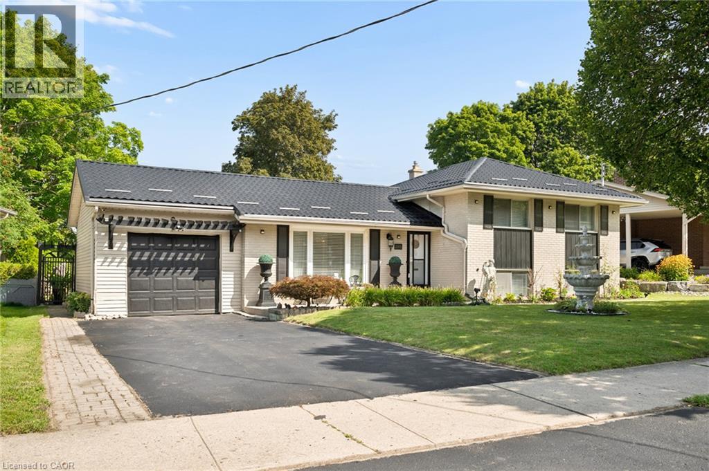 285 STONYBROOK Drive — photo 1
