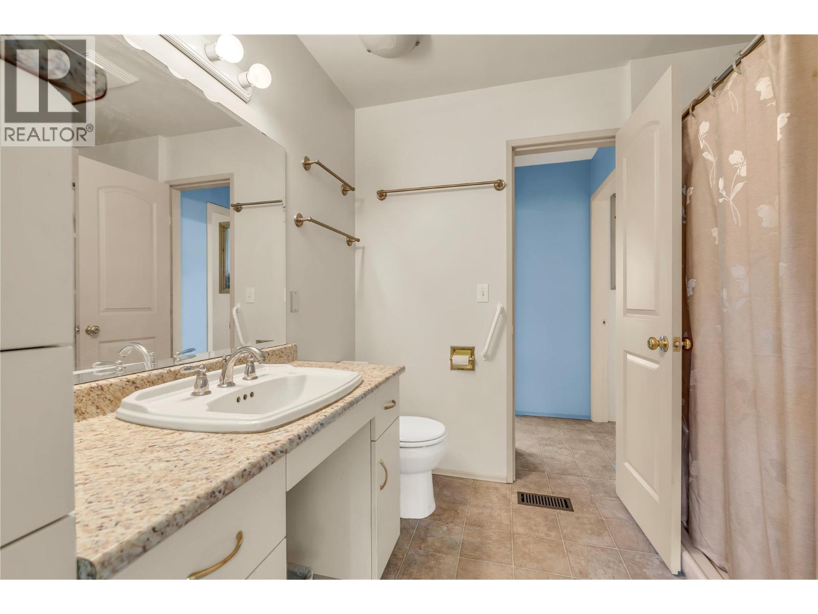  110 Glenview Crescent, Princeton