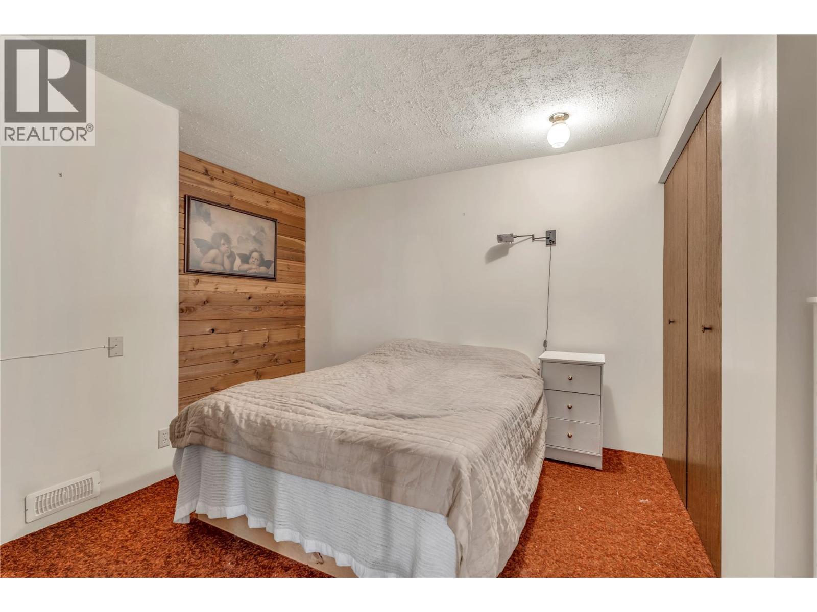  110 Glenview Crescent, Princeton