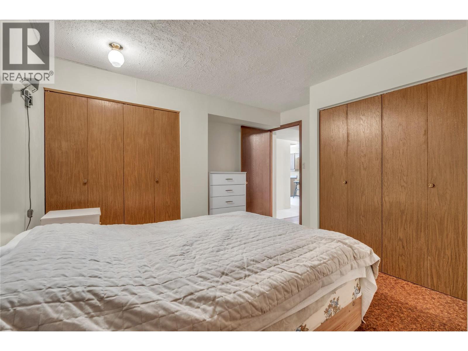  110 Glenview Crescent, Princeton