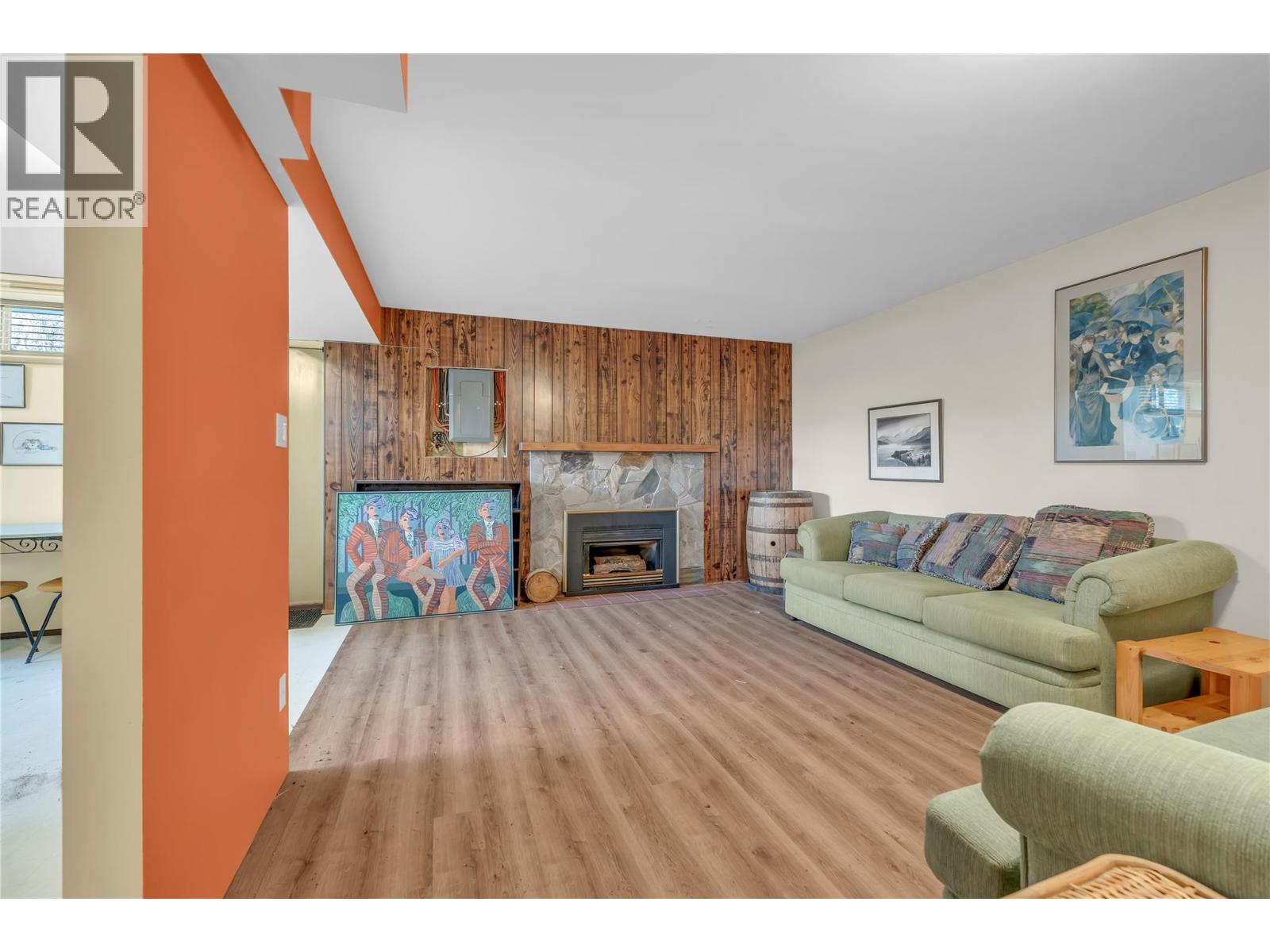  110 Glenview Crescent, Princeton