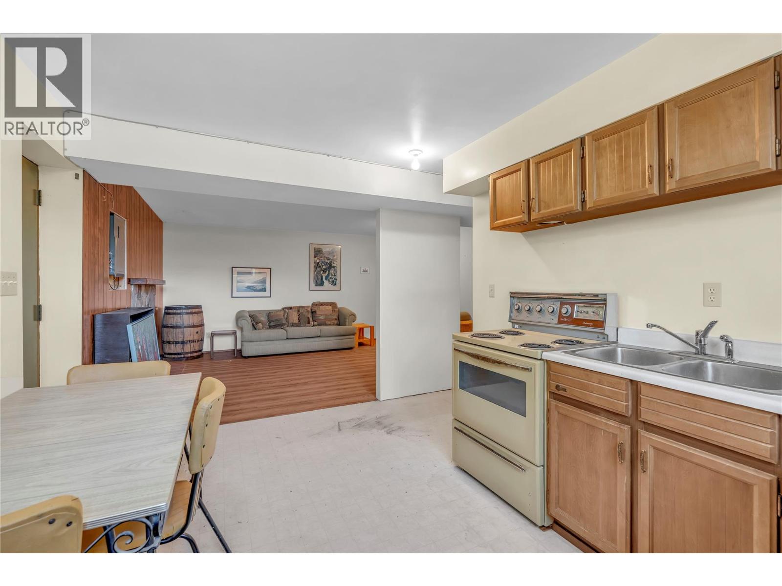  110 Glenview Crescent, Princeton