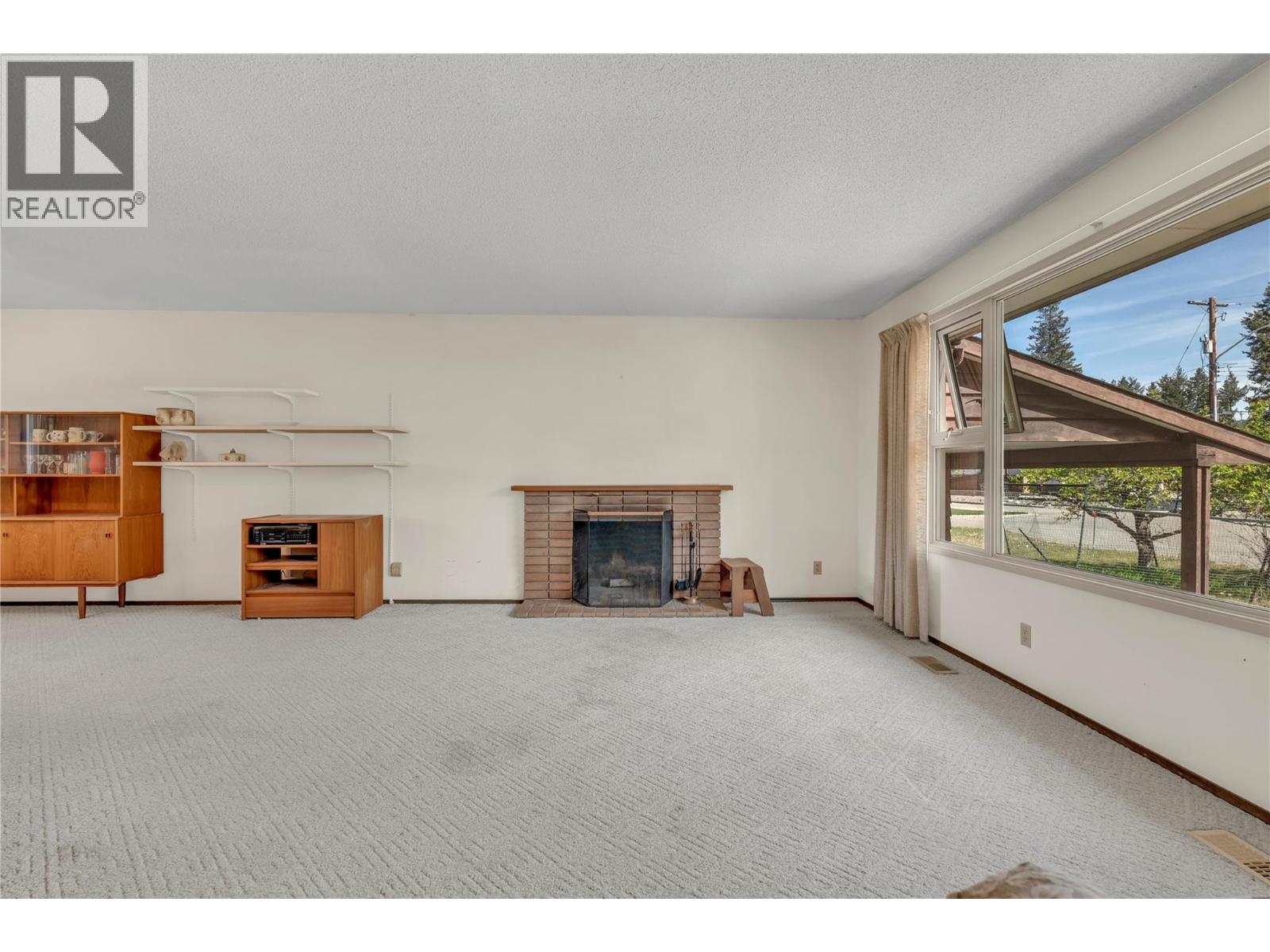  110 Glenview Crescent, Princeton