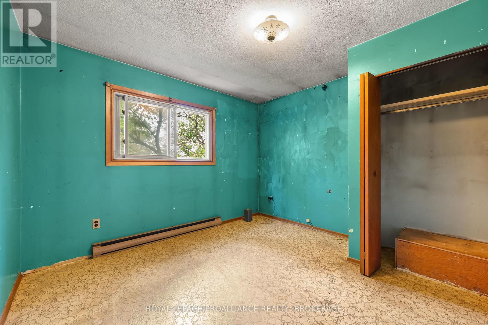 3298 PERTH ROAD - 21